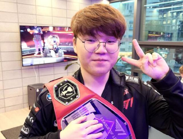 尽管岁月侵 尽管岁月侵