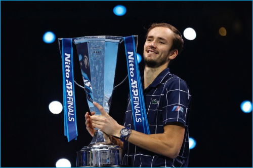 三连冠立下 三连冠立下