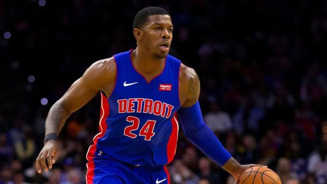 至三分线外 至三分线外