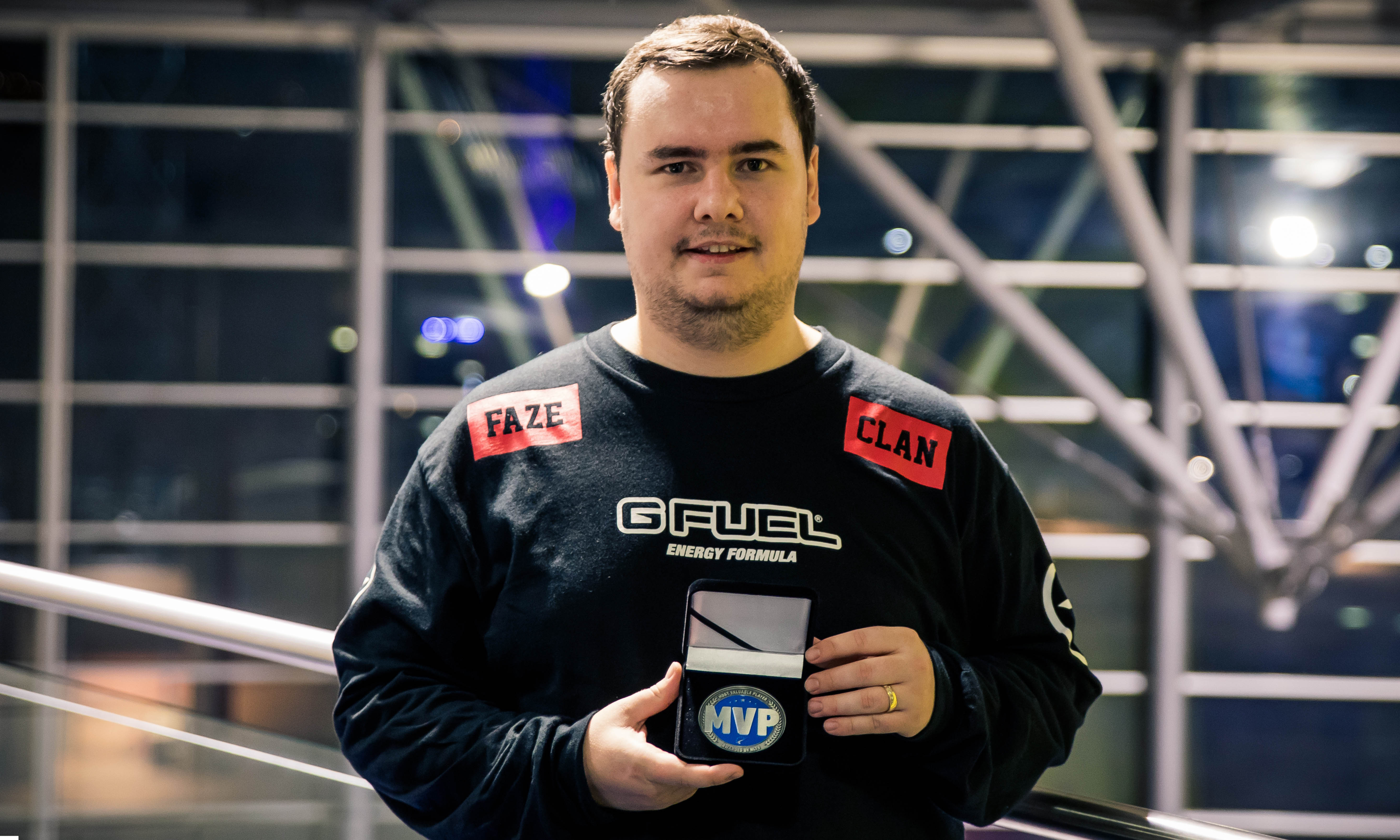 更难能可贵 更难能可贵